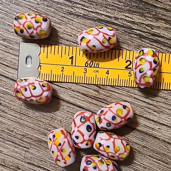 COPY - VINTAGE TRADE BEADS - Picture 6 of 6